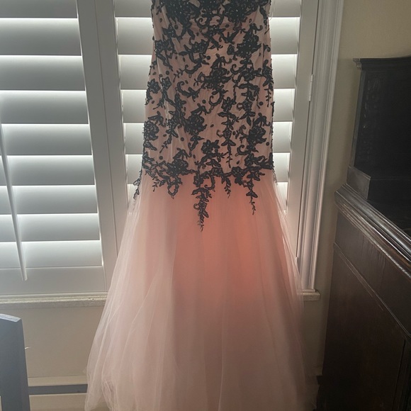 Formal Dress - Picture 8 of 8